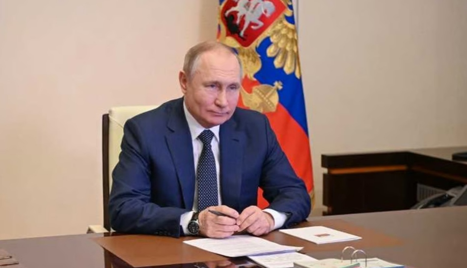 ردًا على مصادرات واشنطن.. بوتين يصدر مرسومًا للتصرف بالممتلكات الأمريكية في روسيا