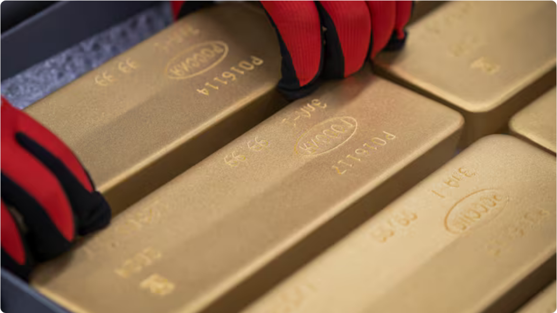 الذهب يرتفع مع ترقب المستثمرين لشهادة رئيس الفيدرالي الأمريكي